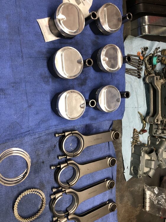 CC8410E PISTONS AND RODS.jpg