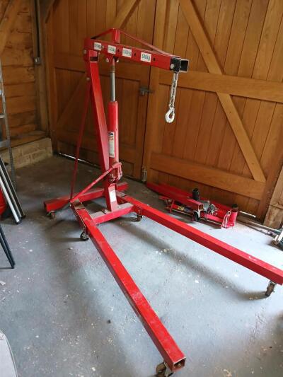 Engine  crane , levelling bar and engine stand
