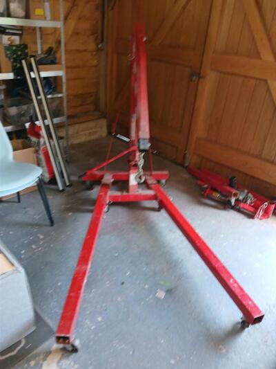 Engine  crane , levelling bar and engine stand