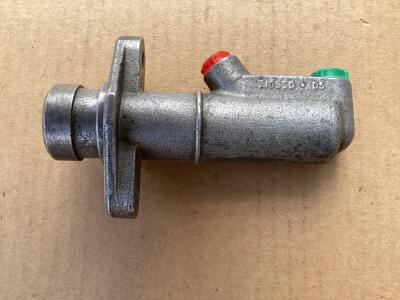 TR3/3A …     ORIGINAL GIRLING MASTER CYLINDER  …. BRAKE OR CLUTCH …. FREE UK CARRIAGE