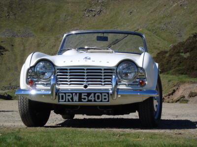 Triumph TR4 1964 White Soft Top