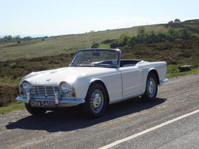 Triumph TR4 1964 White Soft Top