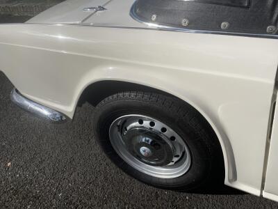 Triumph TR4 1964 White Soft Top