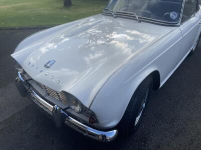 Triumph TR4 1964 White Soft Top