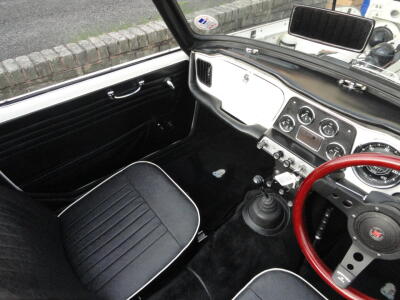 Triumph TR4 1964 White Soft Top