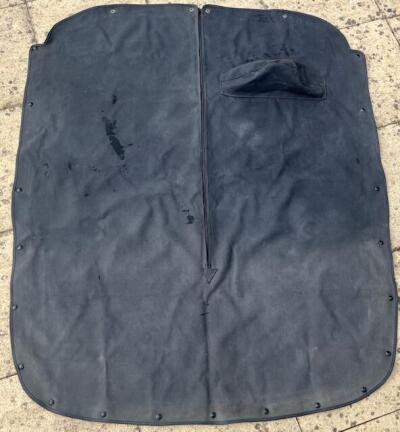 Triumph TR6 Tonneau Cover - Black  without headrests - RHD