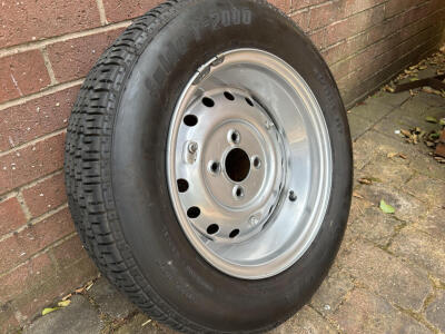 Road  Wheels 6J x15 with tyres