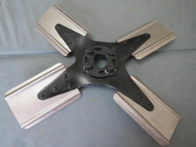TR 4 cylinder rad fan