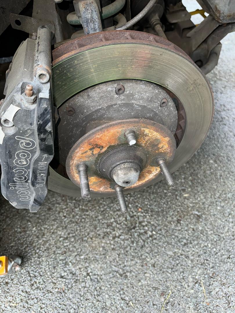 3-len-wheel-stud-1200x1600.jpeg?v20241008105355