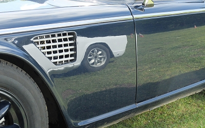 Reflection of TR4 in Tr5