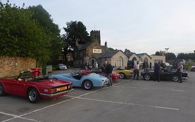 Arriving at the Blue Bell, North Wingfield