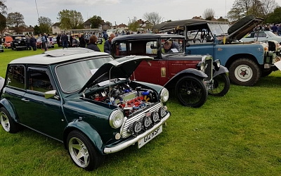 Simon and Sue took their Mini to The Lions Club Classic Car Show at Clevedon