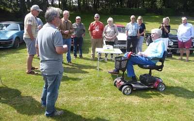 Pete Rugg thanks Peter Prideaux-Brune for allowing us to drip oil on his lawn!