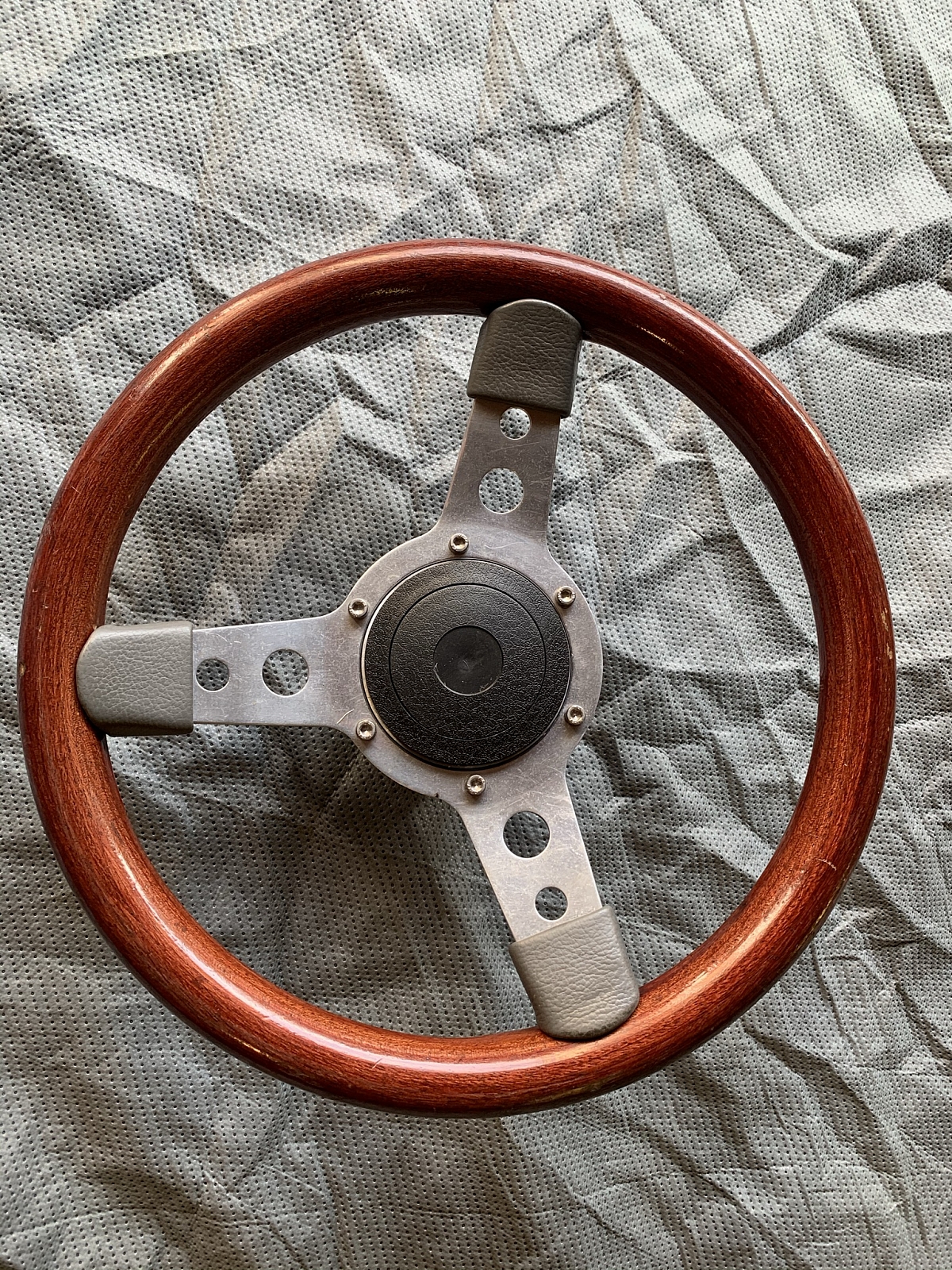 Reduced price: Classic alloy wooden rimmed steering wheel
