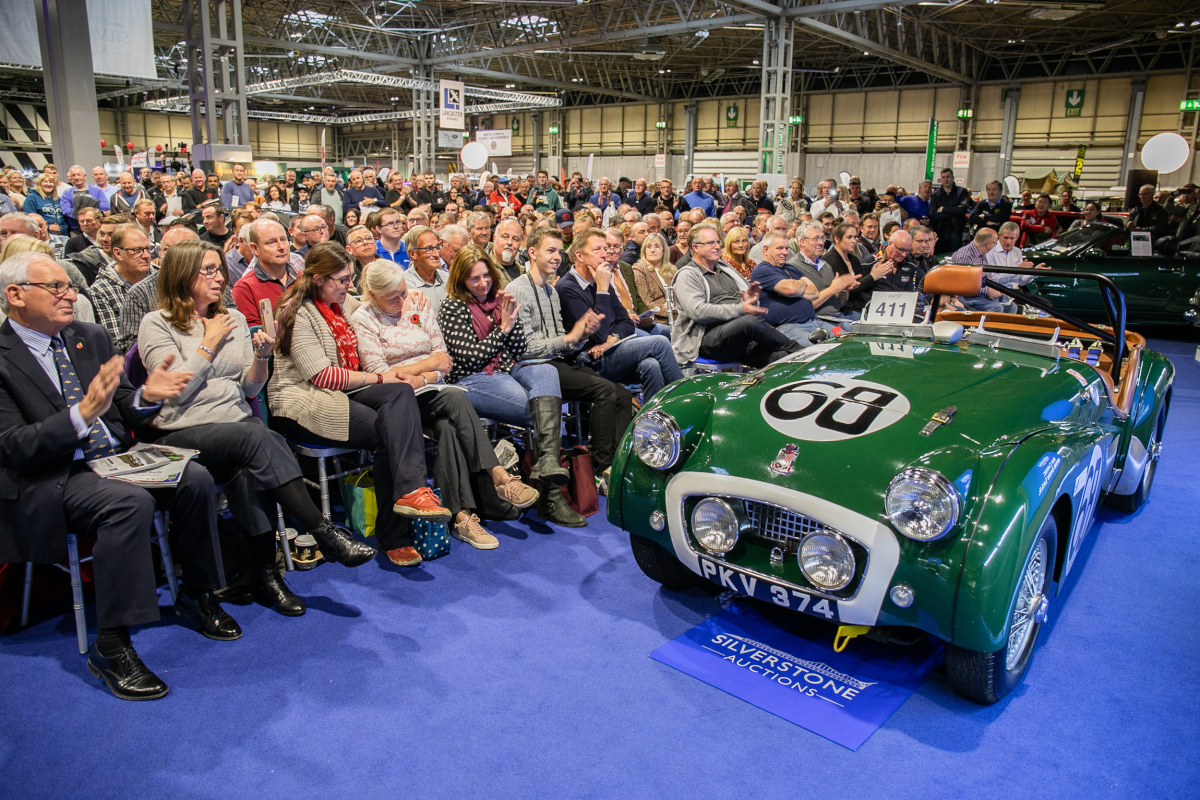 NEC Classic Motor Show with Discovery 2021