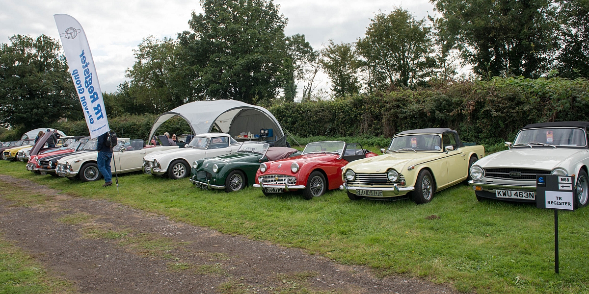 Brunel with Glavon at the Castle Combe Autumn Classic